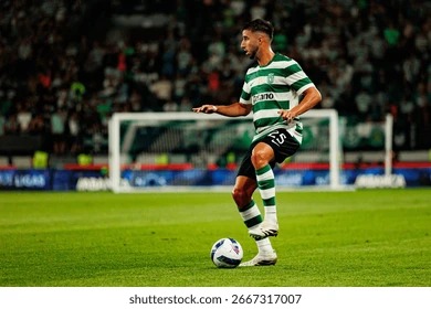 曼联解雇公告给予阿莫林暴击 头衔是coach而非manager